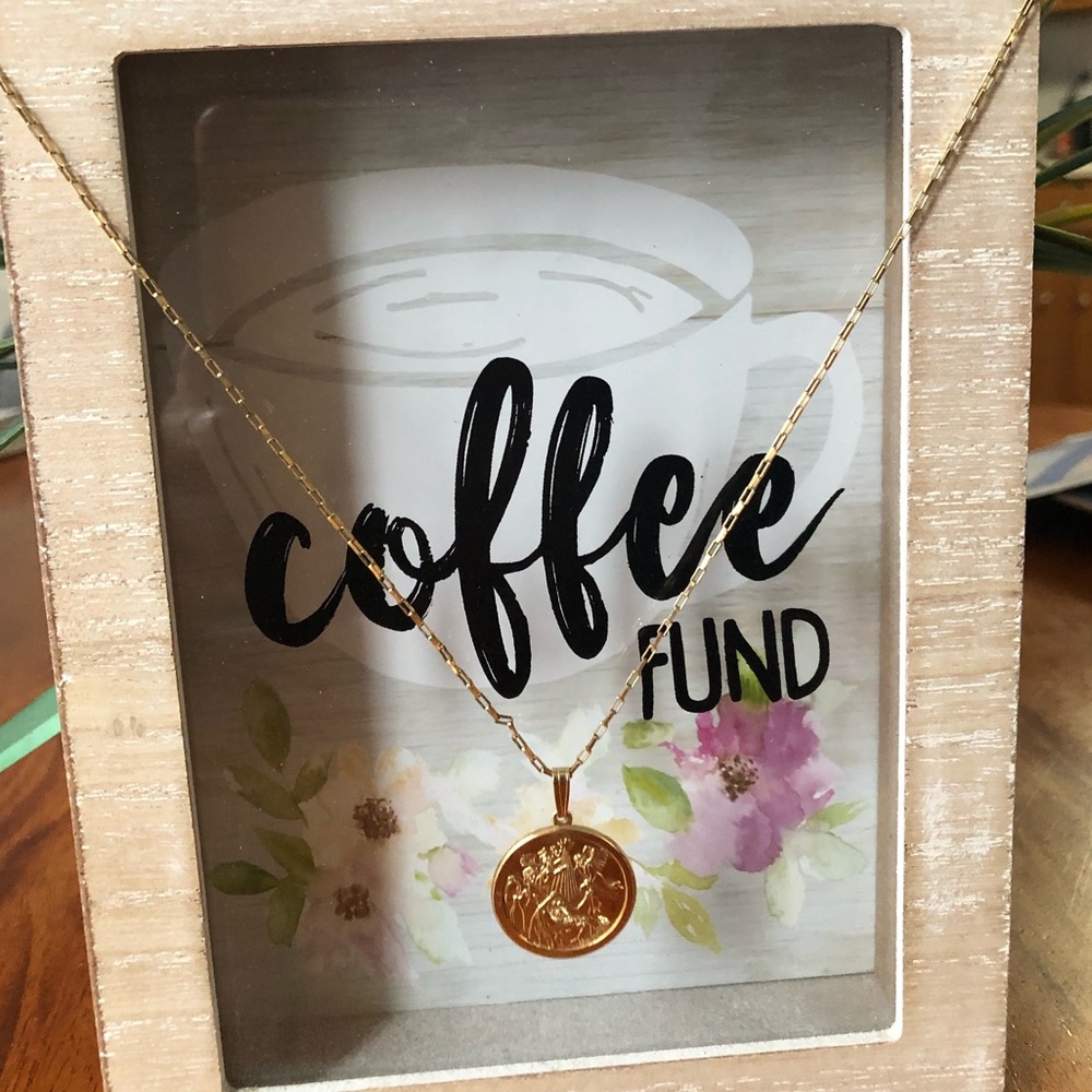 Medallion necklace